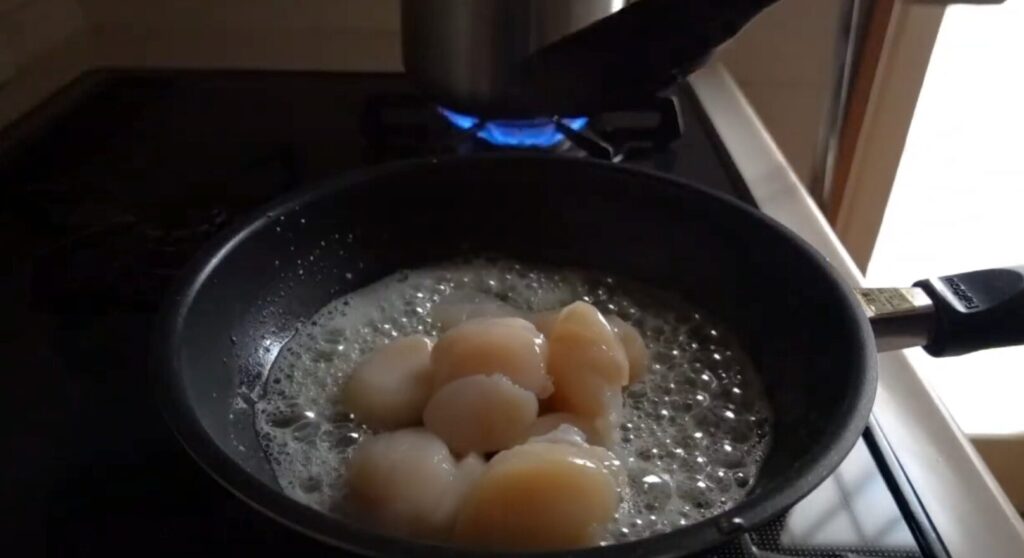 ホタテのバターしょう油パスタ