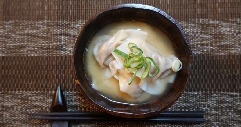 水餃子の味噌汁