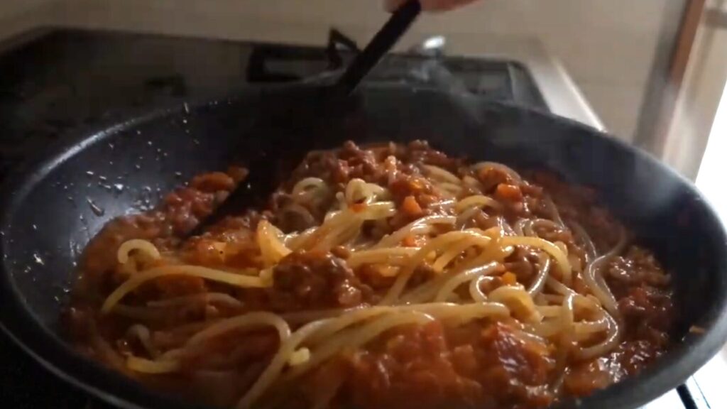 ミートソースパスタ