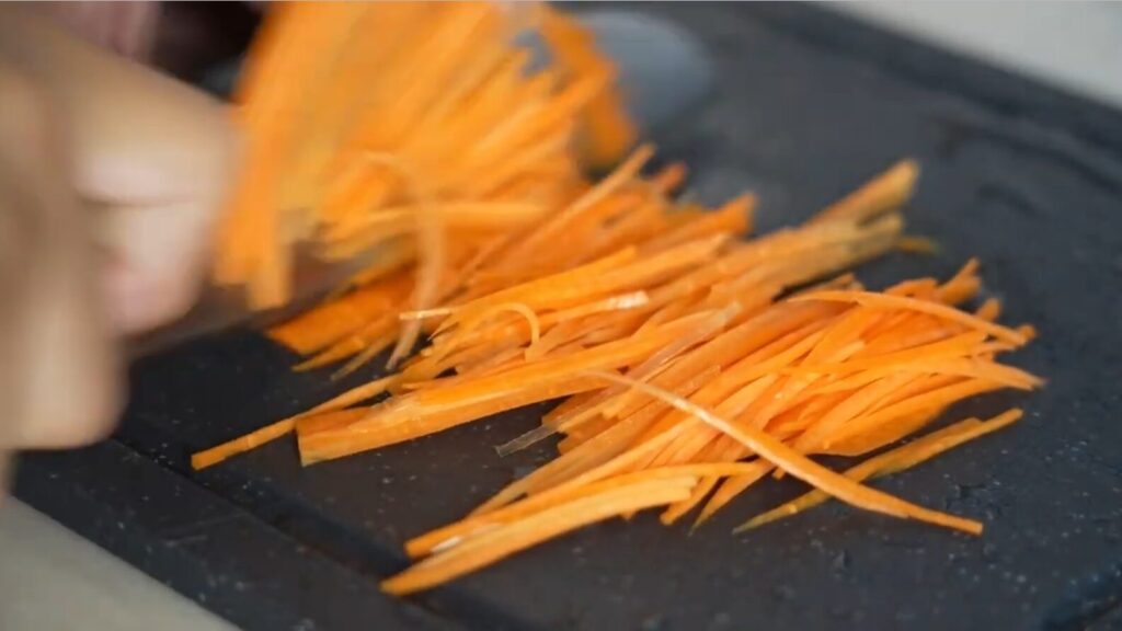 茶そばとゴボウのかき揚げ