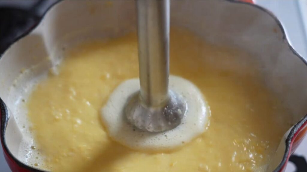 コーンスープとトースト